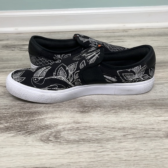 Men’s Adidas Slip On Shoes - Picture 7 of 9